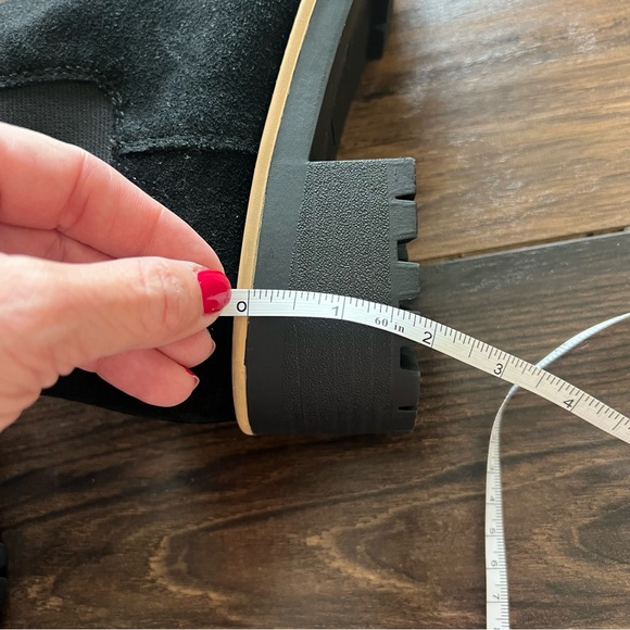 Blondo Matilda Waterproof Lug Sole Boots NWT - Picture 8 of 9